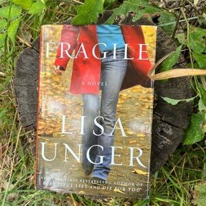 ⭐️BOOK Lisa Unger Fragile